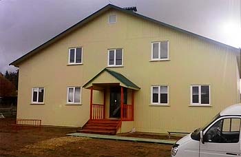 Новый двухэтжный дом в Яснэге для переселенцев