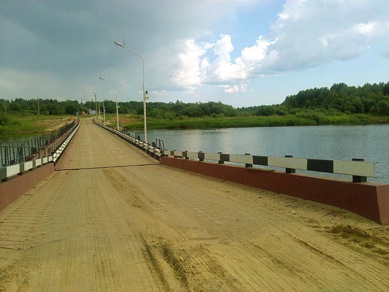 Новый понтонный мост через Сысолу на Ясног