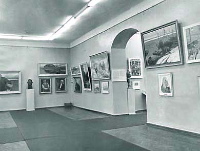 Зал живописи коми художников Национальной галереи Республики Коми