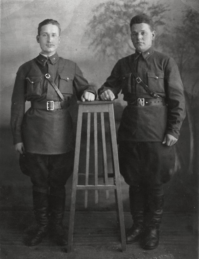 Младшие лейтенанты Красной Армии 1940 год